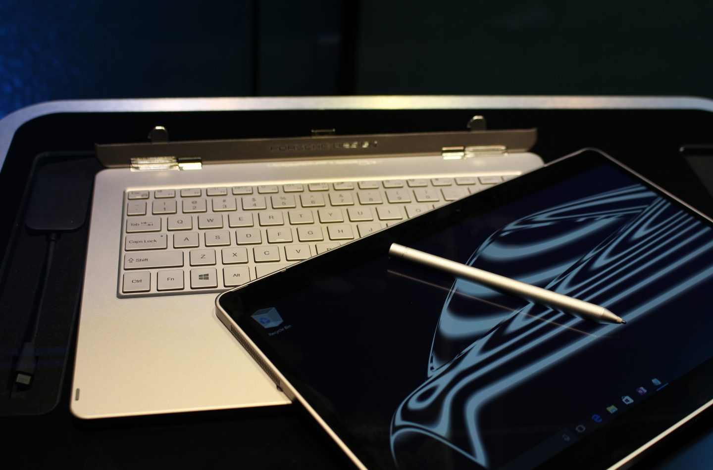 porsche_design_book_one_separated_with_pen-100710850-orig